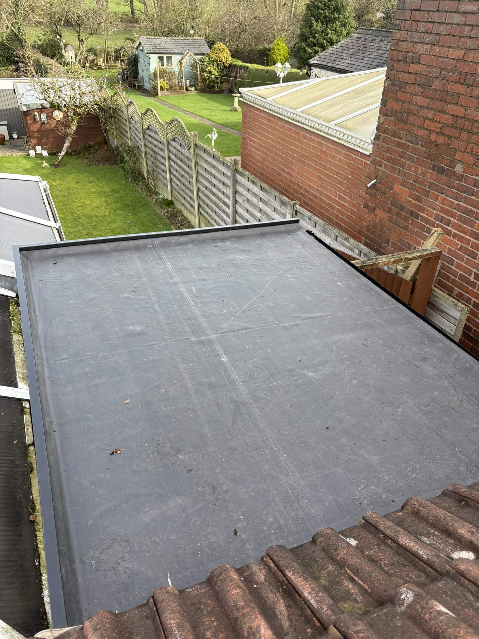 Small rubber roof on a dry day